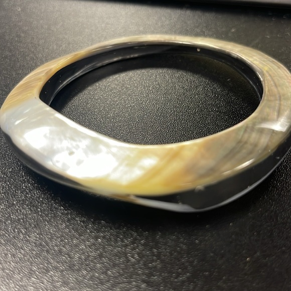 Mother of Pearl Bangle Bracelet - Picture 2 of 2